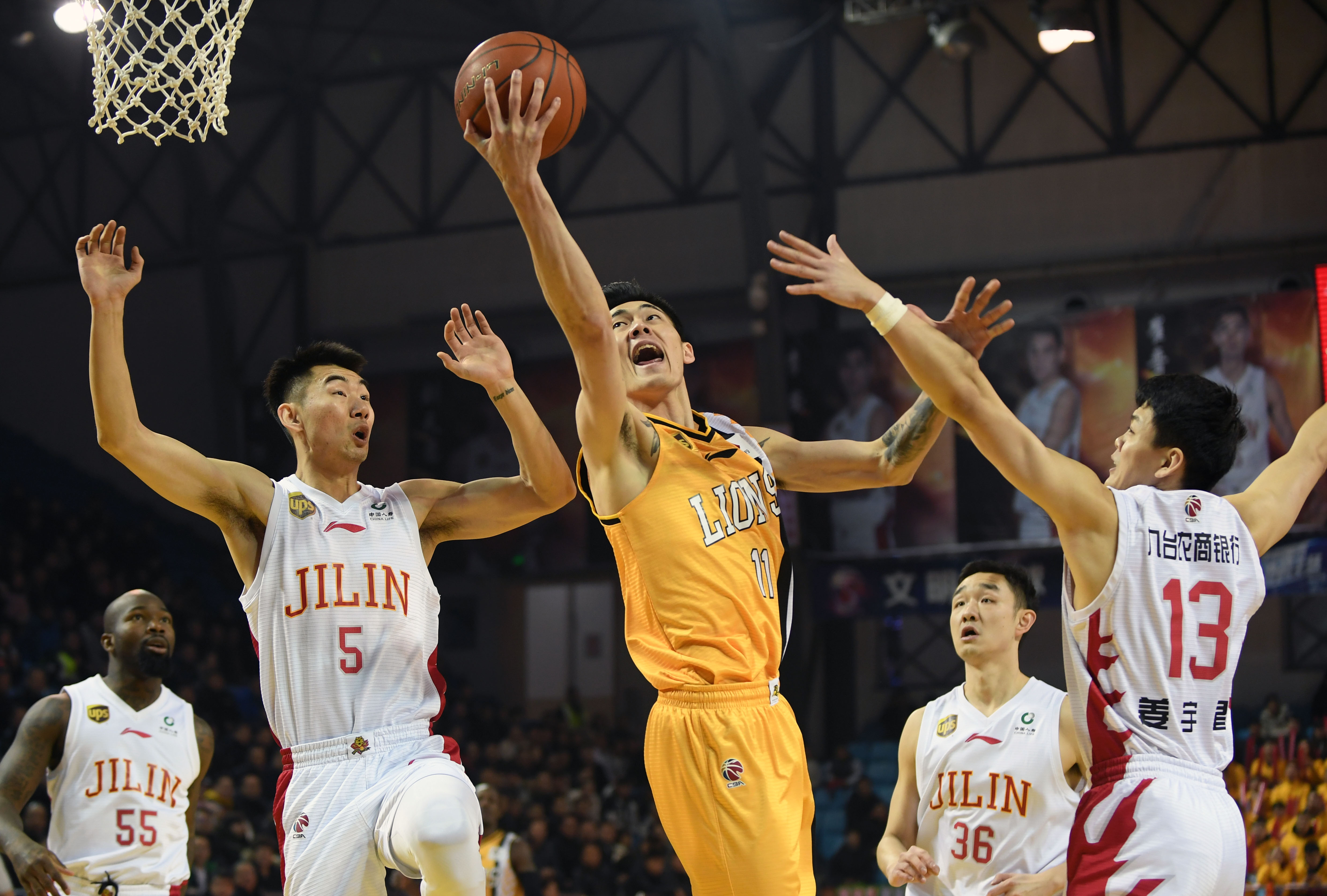 赛的中锋阿 赛的中锋阿