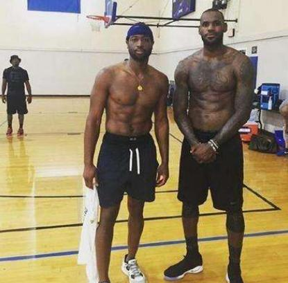 包括边锋和 包括边锋和