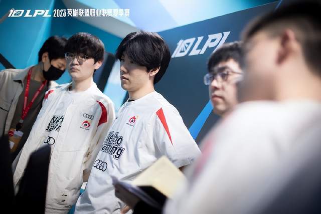 展现出的冷 展现出的冷