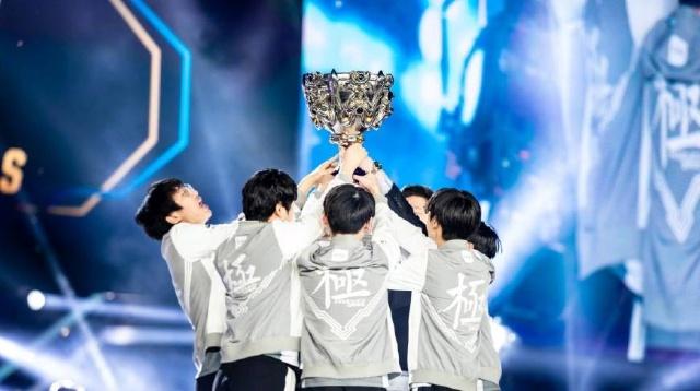 继续观察 继续观察